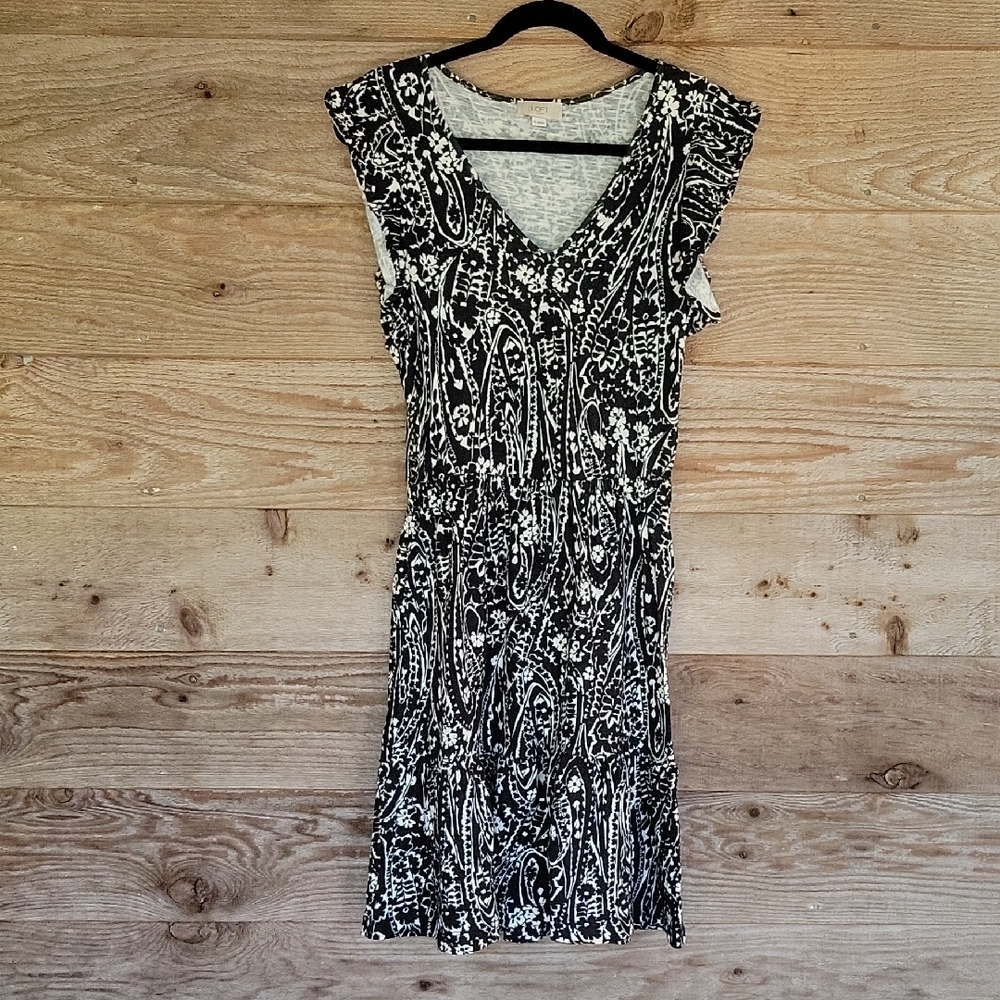 Lift Outlet XS Black and White Paisley Midi Dress